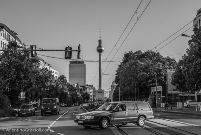 Thirty-six_Views_of_Berliner_Fernsehturm_ValentinoGriscioli-23