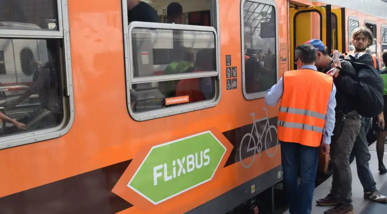 Treno targato Flixbus