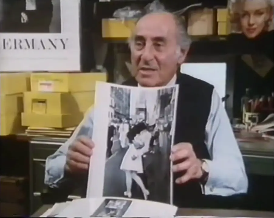 Foto tratta dal video Youtube: Alfred Eisenstaedt BBC Master Photographers (1983)